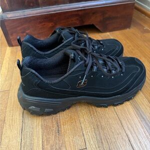 Skechers D’Lites Women’s 9.5 Wide
